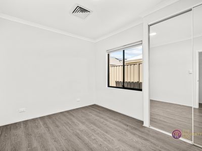 10 Klondyke Street, Piara Waters