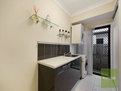 5 Santa Monica Place, Mount Louisa