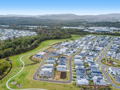 52 Meadow Circuit, Helensvale