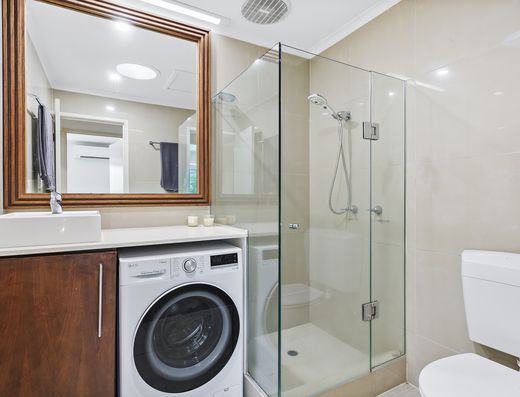 Single level, 2 bedroom private Unit ! image 7