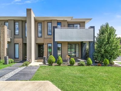 2 Quintino Walk, Clyde North