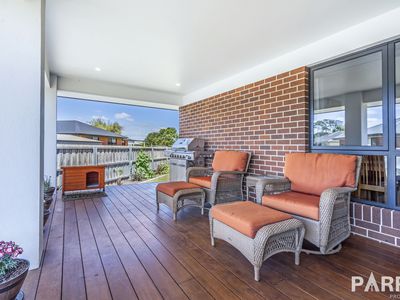 6 Drummond Crescent, Perth