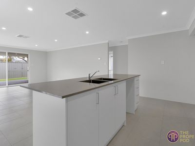 28 Hackney Loop, Byford