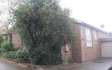 1 / 4 Camley Court, Berwick