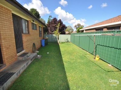 7 and 7a Springfield Way, Dubbo