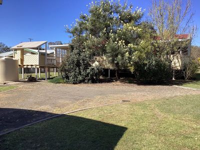 12 Deakin Crescent, Nanango
