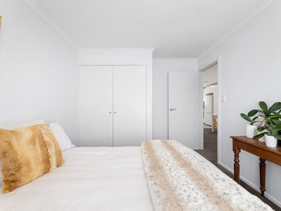 4 / 11 Eric Fenning Drive, Surf Beach