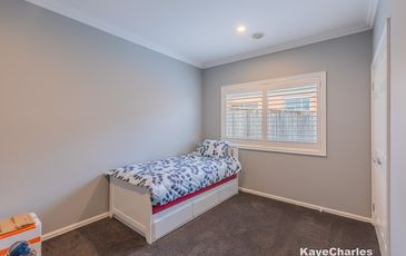 10 Cowdray Crescent, Officer