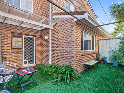 3 / 5 Minerva Avenue, Vincentia