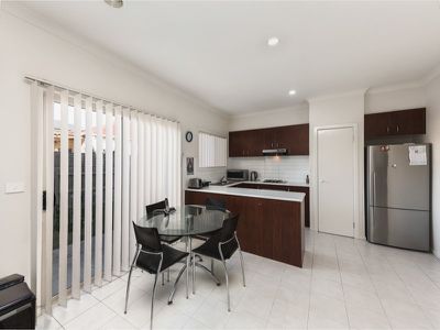5 / 2-4 Rutman Close, Werribee