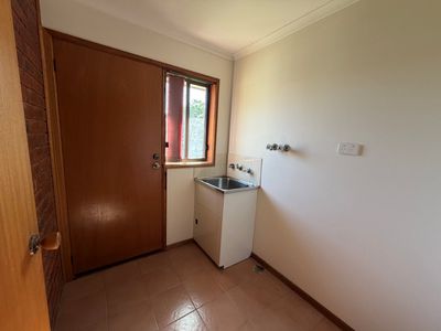 2 / 15 High Street, Werribee