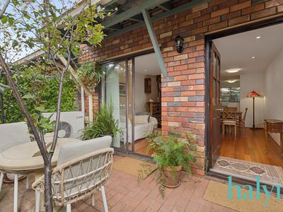 2 / 11 Heytesbury Road, Subiaco