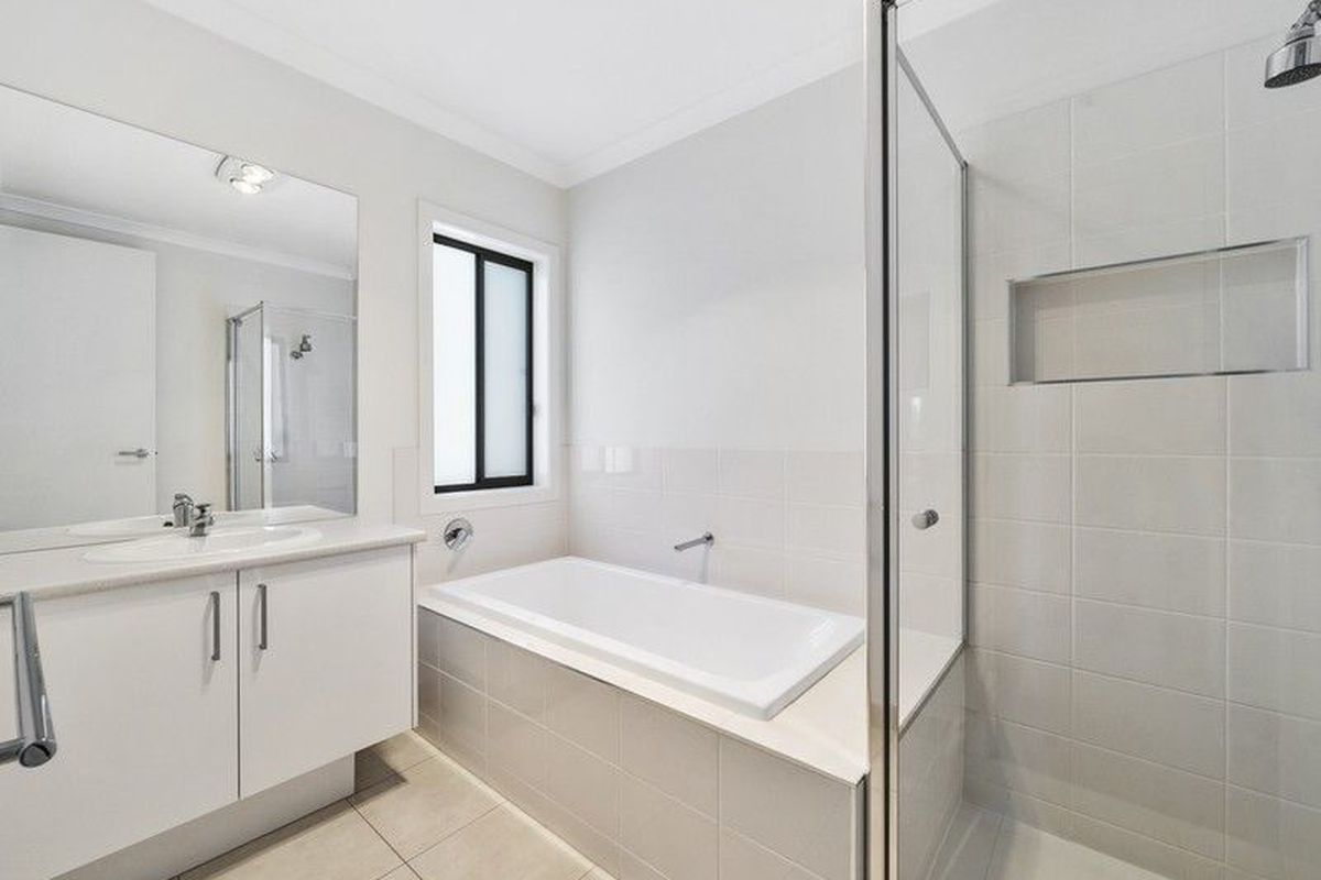 2 Peak Court, Mansfield