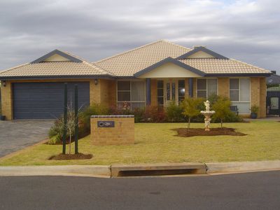 7 Hastings Court, Dubbo