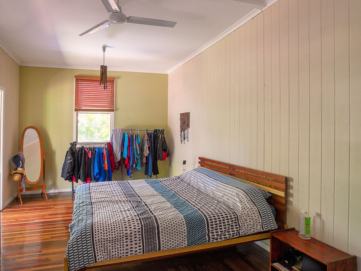 46 PULGUL STREET, Urangan