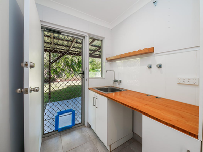 15 Larkspur Crescent, Annandale