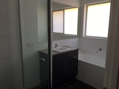 66 Dixon Drive, Pimpama