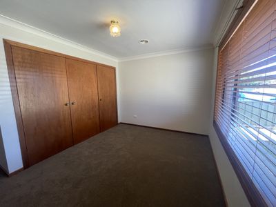 21 Potter Close, Dubbo