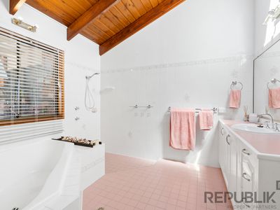 9 BAXTON PLACE, Shailer Park