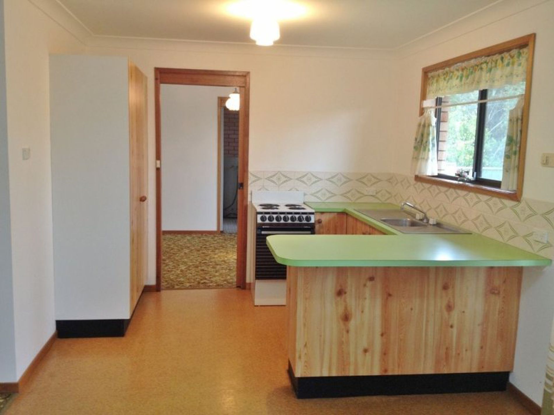 8 Wyoming Avenue, Burrill Lake