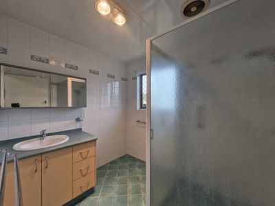 7 Armstrong Street, Atherton