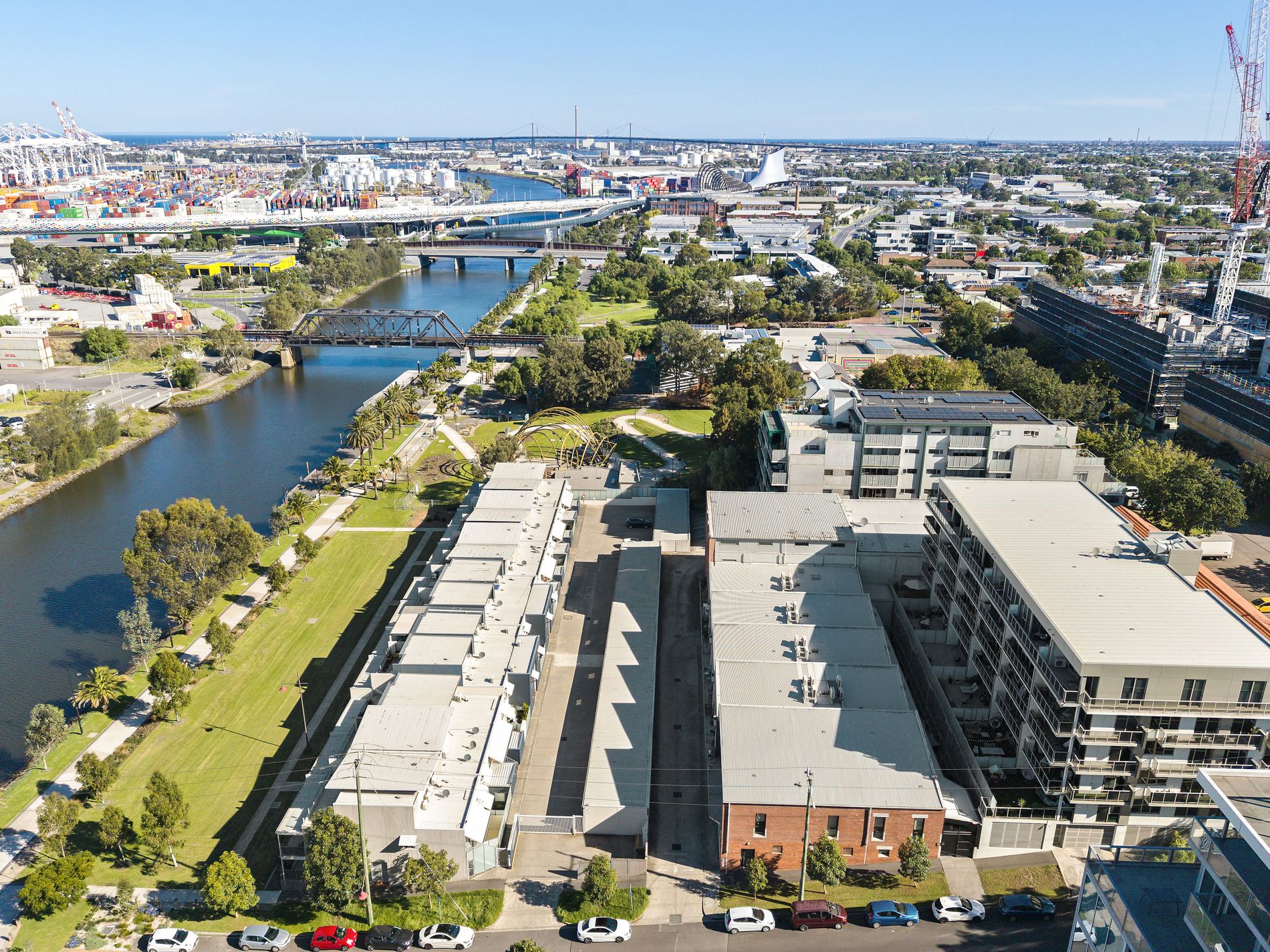 8 / 5 Saltriver Place, Footscray