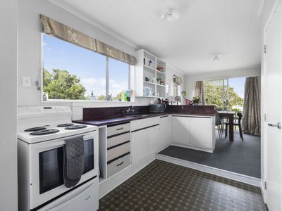 6 Yates Street, Otaki Beach