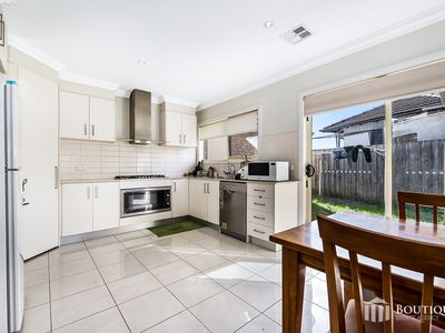 1 / 15 Hughes Crescent, Dandenong North