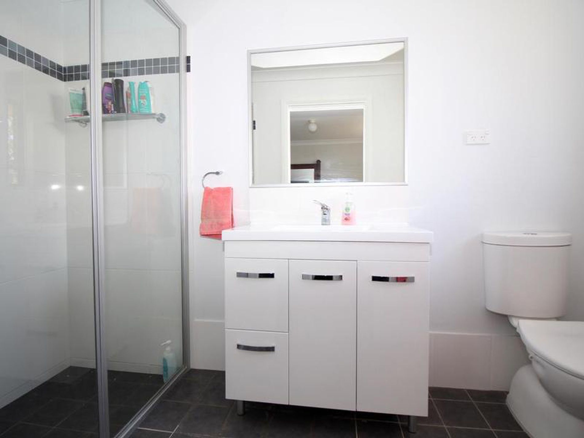 2 Cobb Avenue, Llanarth