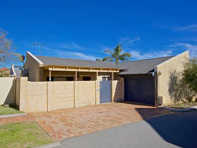 8/9-11 Hinderwell Street, Scarborough