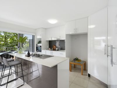 6 / 37 Witheren Circuit, Pacific Pines