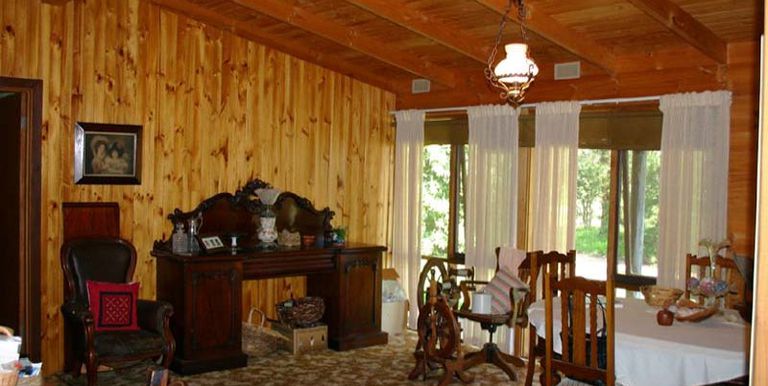 2 Hurley Street, Longwood