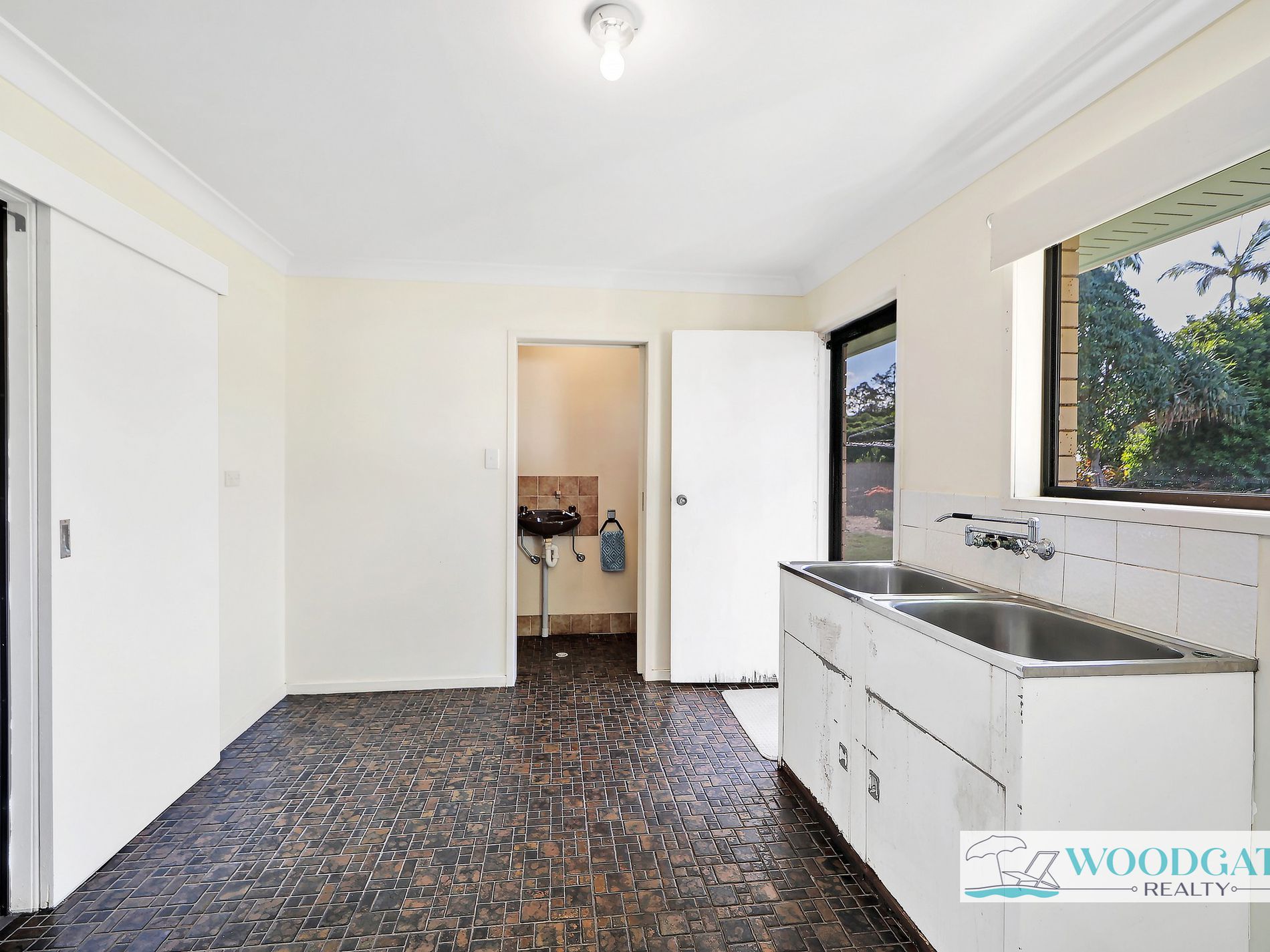 1B Fifth Avenue Woodgate, Woodgate