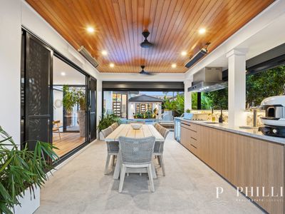 2566 Cressbrook Drive, Hope Island