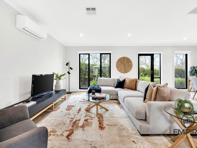 2 Plenty Way, Cranbourne North