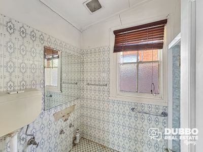 84 Bourke Street, Dubbo