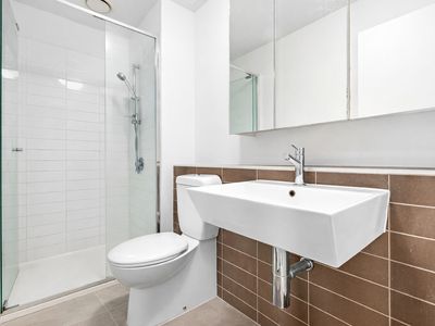 4101 / 220 Spencer Street, Melbourne