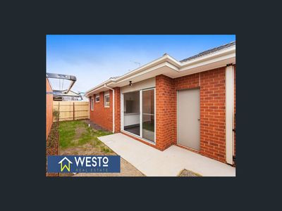 1 / 24 Aviemore Way, Point Cook