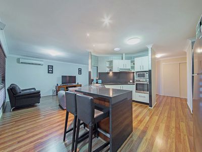 7 Manettia Street, Wynnum West