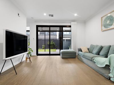 98 Wirra Drive, New Port