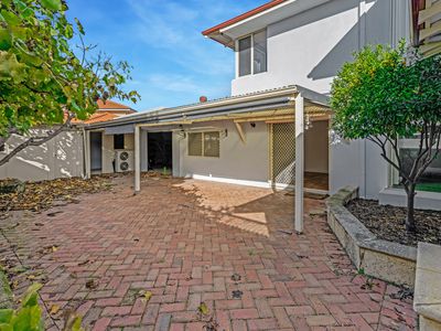 7 Clubb Court, Winthrop
