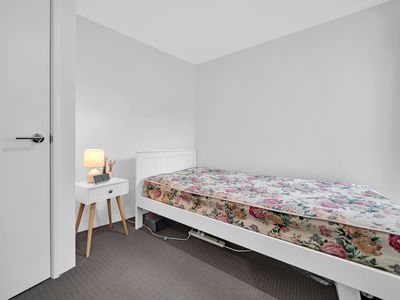 33A Stroughton Road, Westminster