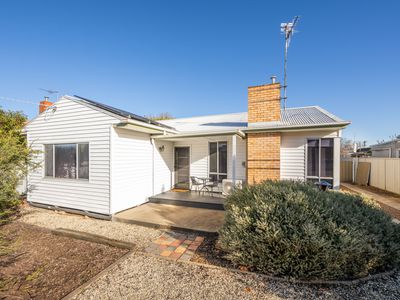 12 Field Street, Shepparton
