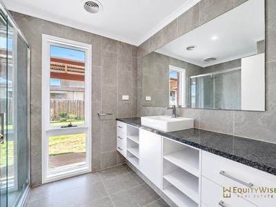 4 Rosedale Place, Wyndham Vale