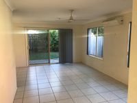 U69  / 11 Oakmont Avenue, Oxley