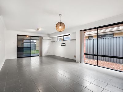 5 ANGERTON MEWS, Baldivis