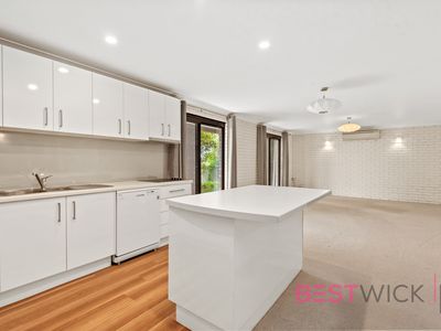 11 Dunrossil Crescent, West Bathurst