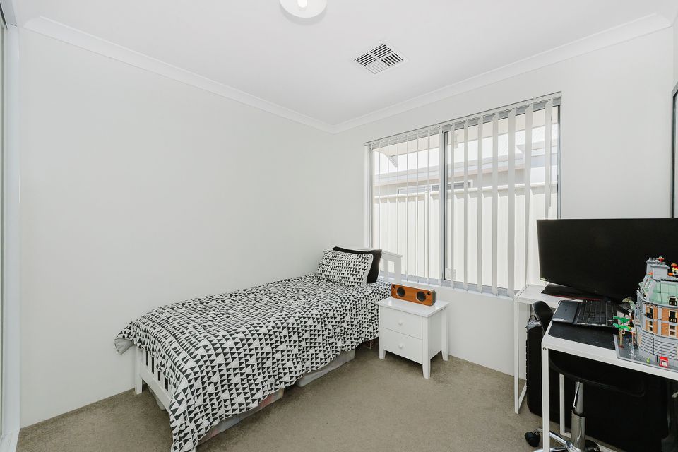 18 Yandal Way, Golden Bay