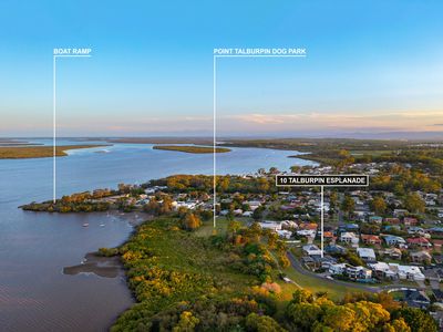 10 Talburpin Esplanade, Redland Bay