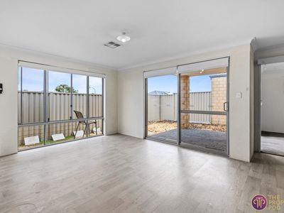 18 Fenchurch Drive, Hilbert